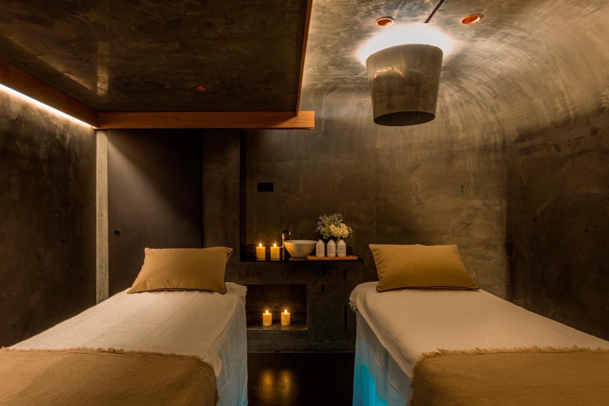 Hotel Me Barcellona Esterno foto The Spa at The Standard East Village